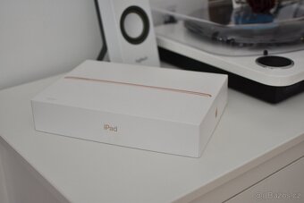 Apple iPad 8 - 2020 – 32 GB - super stav - 2