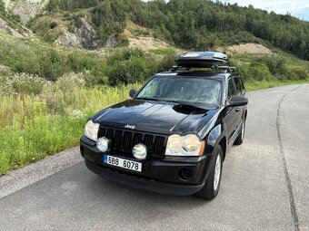JEEP GRAND CHEROKEE 4x4 3.7 L V6 LAREDO dovoz USA - 2