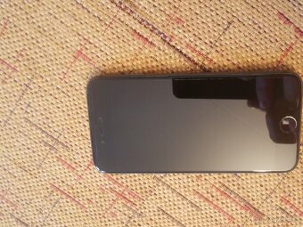 Apple iPhone 8, 64 GB - 2