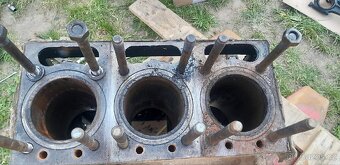 Prodám nekompletni motor zetor 3001, 3011, 3511 - 2