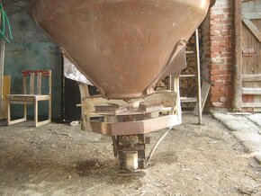 Rozmetadlo průmyslových hnojiv - 2