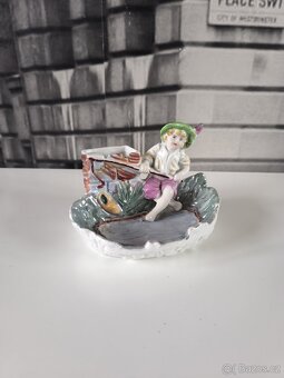 Starožitná porcelánová soška - Chlapec u rybníka - 2