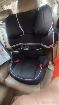 Autosedačky Cybex ve dvou provedeních a dva podsedáky - 2