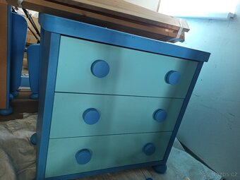 Modrý dětský nábytek - 2