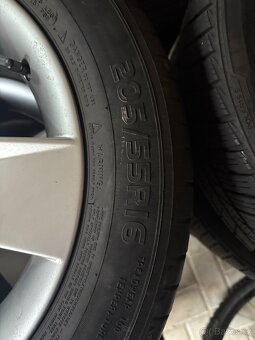 Škoda Originální litá kola s letní pneu 205/55 R16 - 2