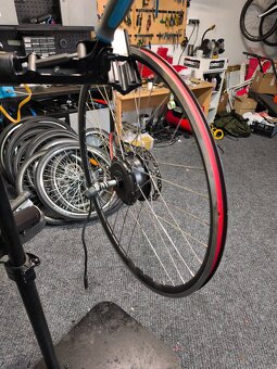 Zadní kolo 28"s motorem Bafang - 2