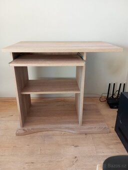 Počítačový stůl a židle - 2