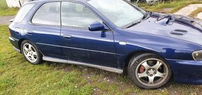 Subaru tmpreza GT - 2