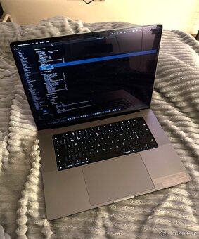 MacBook Pro 16” - M1 - 1TB - 16GB - 2