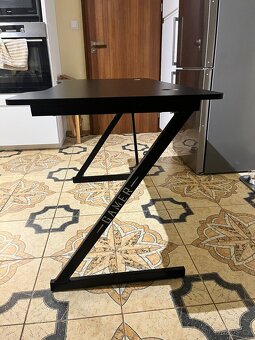 Prodám herní stůl / PC stůl - 2
