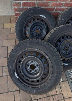 Plechové disky 5x114.3 16 se zimním pneu 205/55 R16 - 2