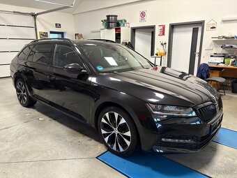 Superb 3 2TDI DSG 147kw Sportline Virtual Matrix M.rok2023 - 2