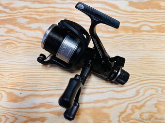 NAVIJÁK SHIMANO BAITRUNNER AERO 6000 RE - 2