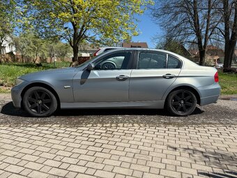 BMW E90 325i se zavadou motoru - 2