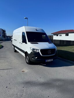 Mercedes-Benz Sprinter - 2