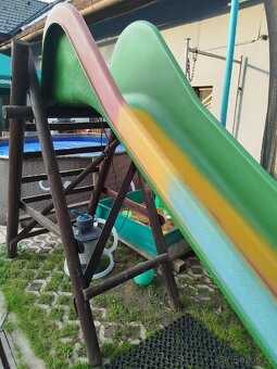 Laminátová skluzavka s dřevěnou konstrukcí - 2