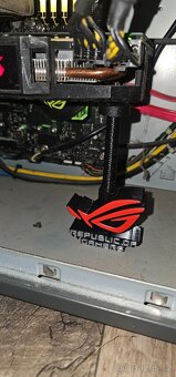 Podpěra grafické karty - 2