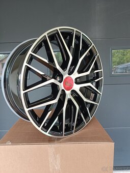 MAM RS4 R18 - 2