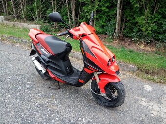 Prodám skútr DERBI HUNTER 50 2 T vodník r.v 1999 - 2