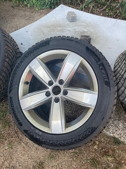 Alu kola 5x112 originál Volkswagen gumy 7mm zimní - 2