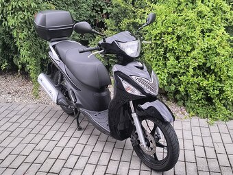 Suzuki sixteen UX 125 2013 - 2