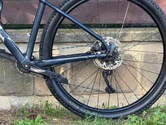 Horské kolo Trek Marlin 7 (2021) – velikost L, 29” kola - 2
