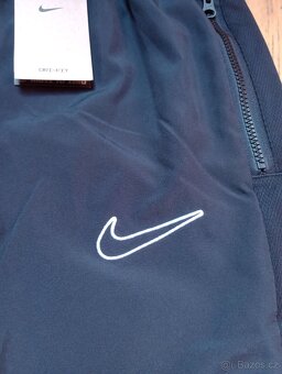 Pánské sportovní kalhoty Nike - 2