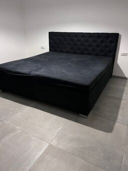Manželská postel 200x200 včetně roštů a matrací - 2
