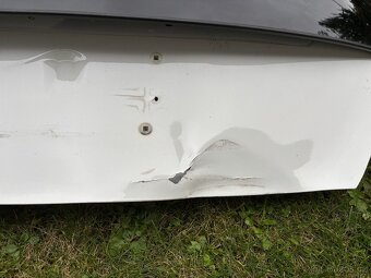 Víko kufru Lancia Delta 3 - na opravu nebo na vyříznutí skla - 2