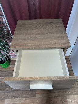 Skříňka se šuplíky - 2