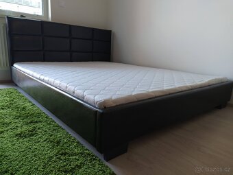 Moderní postel dvoulůžko komplet včetně matrace a roštů - 2