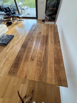 Krásný industriální jídelní stůl z mangového dřeva - 2