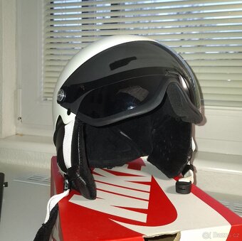 Dámská bílá lyžařská helma - 2