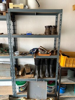 Kovový policový regál - 2