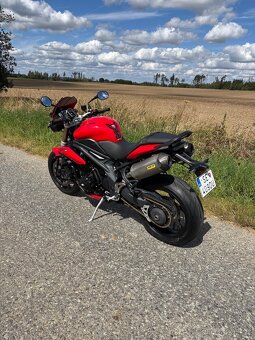Triumph Speed Triple 1050 - 2