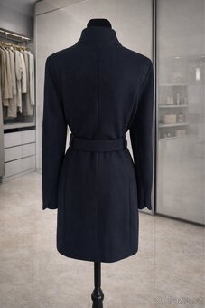 Tmave modry kabatek s vlnou vel L - 2