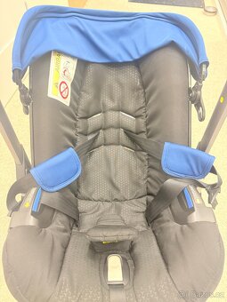 Autosedačka Doona + i ISOFIX základna. - 2
