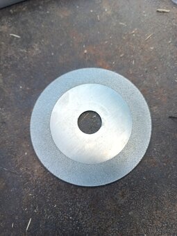 Bruska pilovych kotoučů - 2