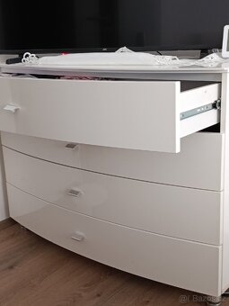 Komoda - 2