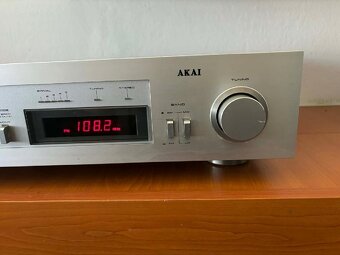 Prodám .Rádio AKAI - 2
