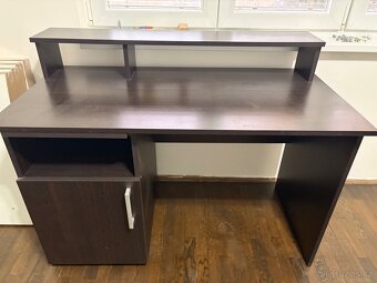 Pracovní stůl - 2