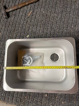 Nerezový dřez úplně nový - 2