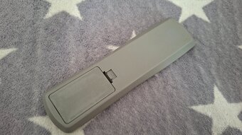 Dálkové ovládání Aiwa na HiFi věž - 2