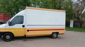 Foodtruck pojízdné občerstvení prodejna - 2