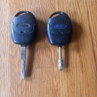 Ford - klíčky s dálkovým ovládáním - 2