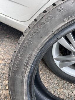 Prodám pneu Firestone Winterhawk 225/45 R17 - 2