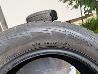 Zimní pneu 225/65R17 102H - 2