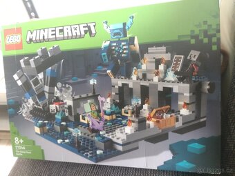 lego minecraft 21246 - The Deep Dark Battle - 2