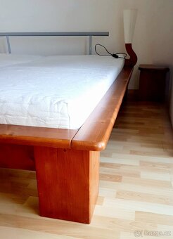 Prodám postel - masiv smrk - 2