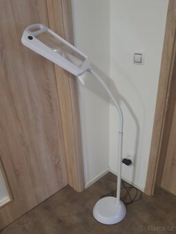 lampa s lupou a světlem - 2